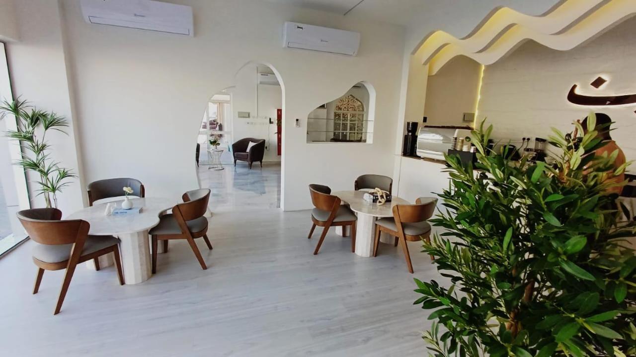Taj Al Arab Hotel Al Buraimi Bagian luar foto